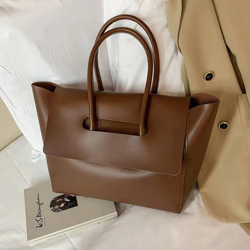 Retro Chic Oversized Laptop Tote Bags – Fashionable & Versatile Women’s Travel & Work Bag