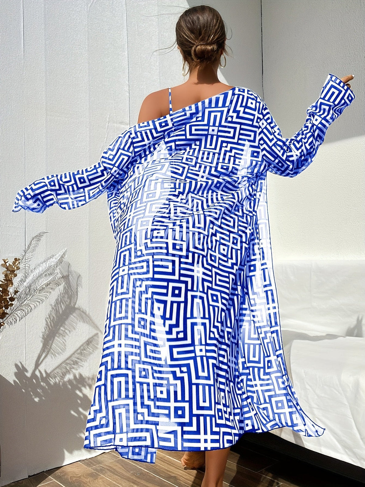 Blue Geometric Bikini Set – Three-Piece Women’s Swimwear with Shawl and Hollow-Out Fashion Design