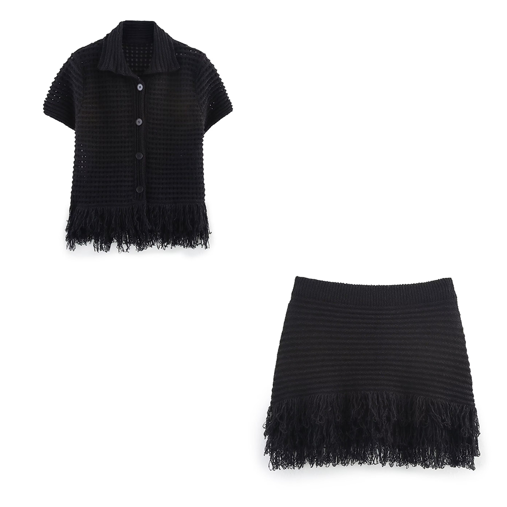 Knitted Tassel Two-Piece Set – Elegant Turndown Collar Top & Elastic Mini Skirt for Fall/Winter